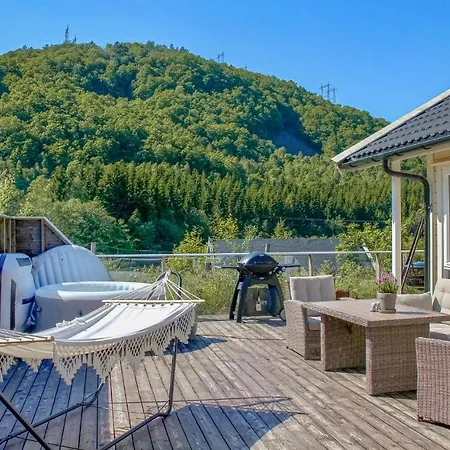 Hotell 3 Bedroom Lovely In 3*